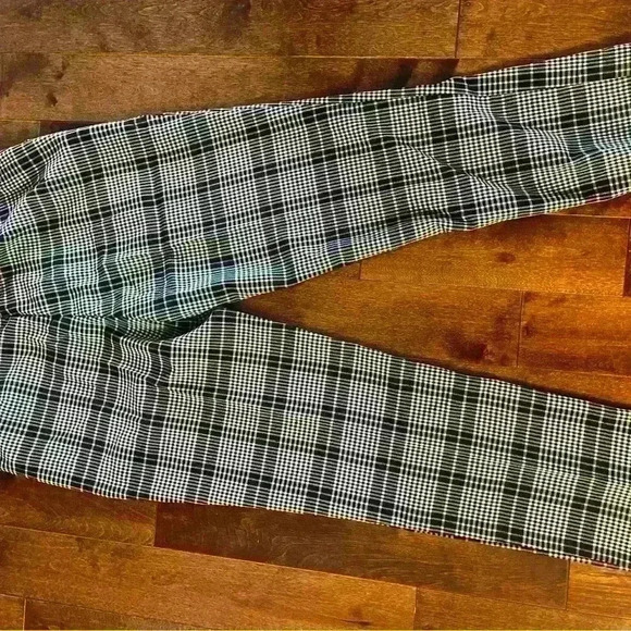 Plaid Pants perfect for  fall - Picture 3 of 4